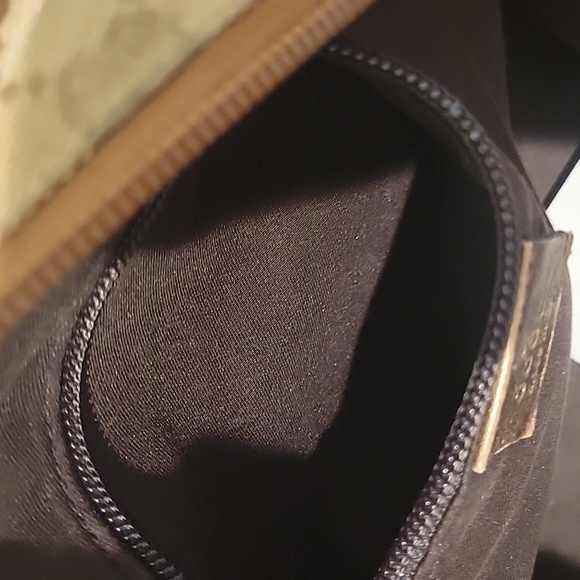 AUTHENTIC GUCCI PURSE - Picture 11 of 11